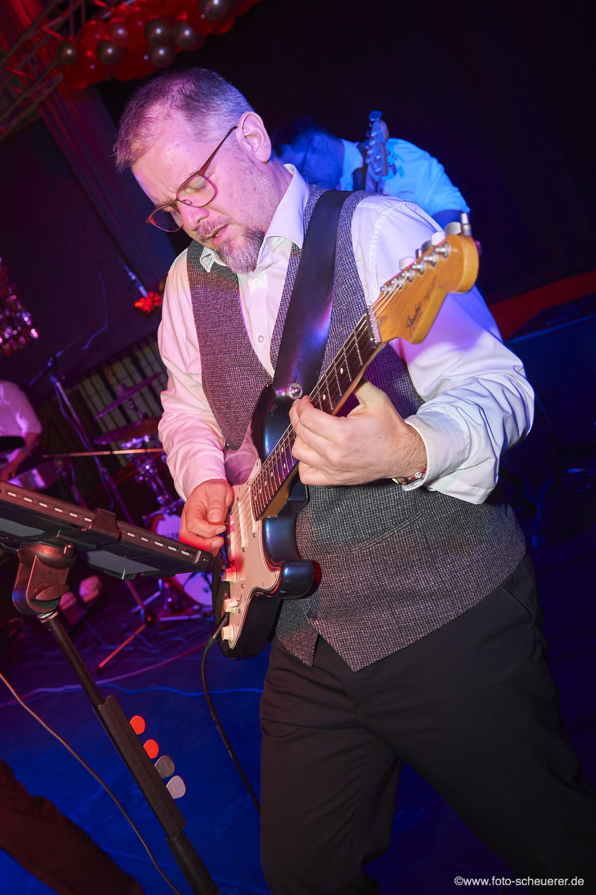 Manuel Schremmer - Guitar