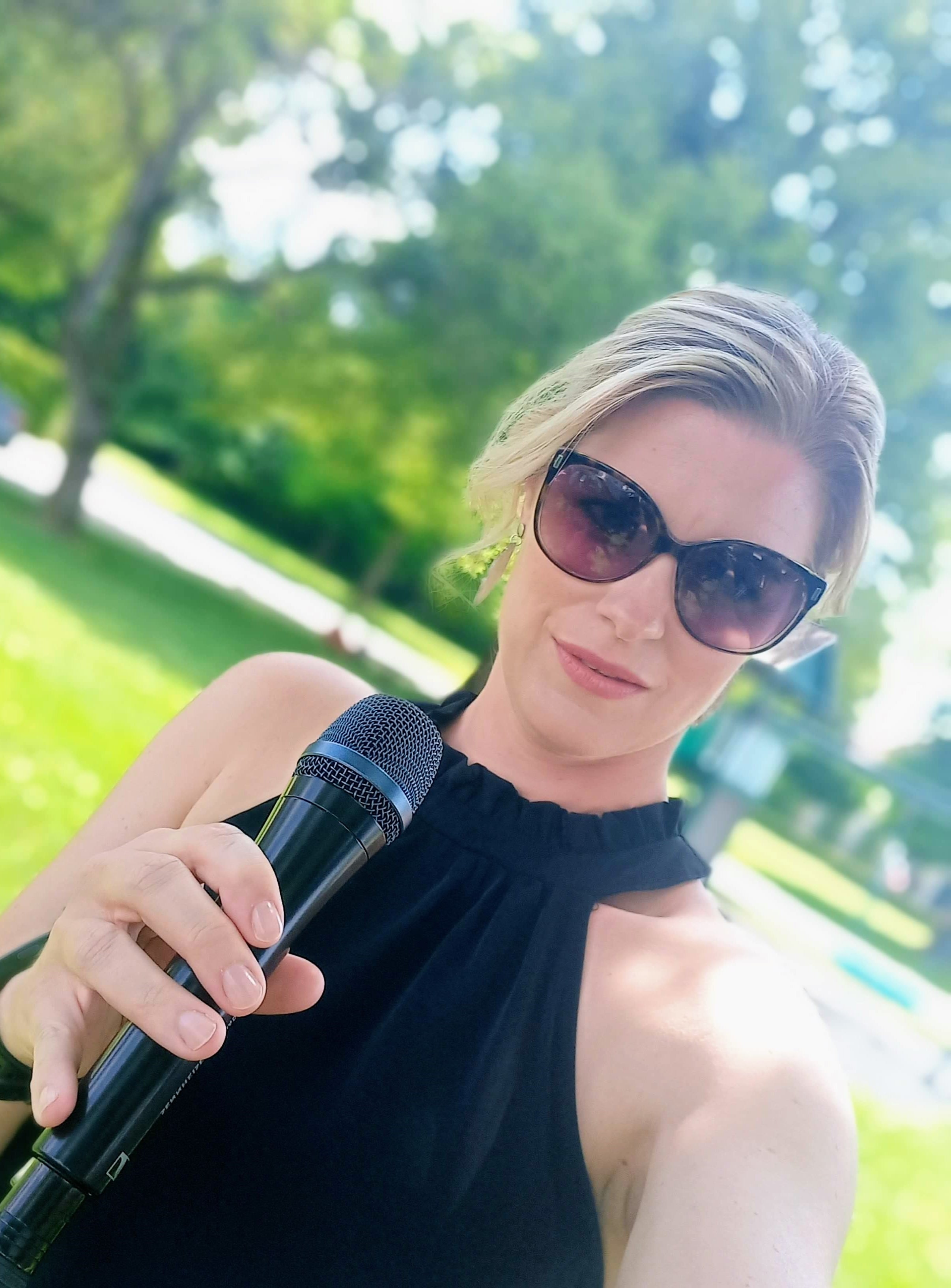 Michaela Edbauer - Vocals